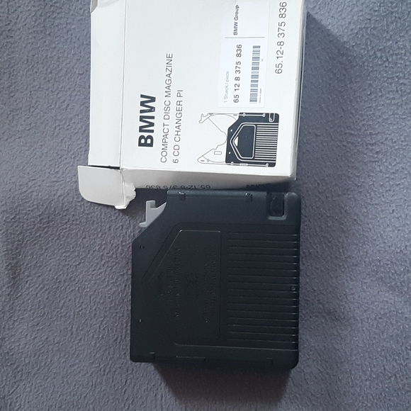 BMW Disc Magazine 6 CD Changer - Picture 1 of 3